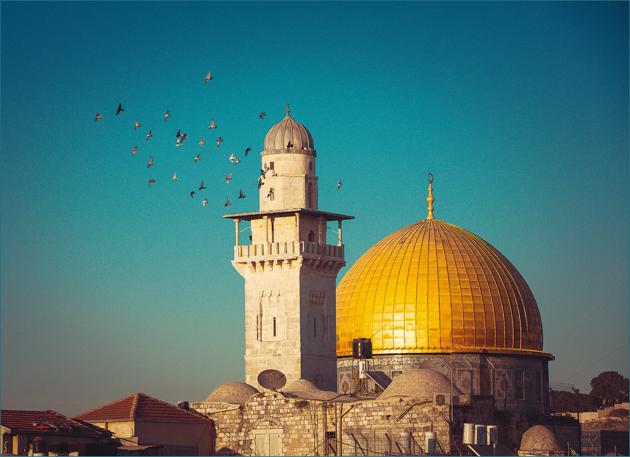Beyond the Wailing Wall are the premises of the Dome of the Rock (Getty Images) Beyond the Wailing Wall are the premises of the Dome of the Rock (Getty Images)