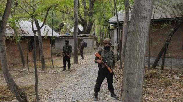 Police and army have launched a search operation in Pulwama where a bullet-riddled body of a 20-year-old man, who was abducted by a group of militants from his village in Jammu and Kashmir’s Shopian, was found.(Representative Image/HT File Photo)