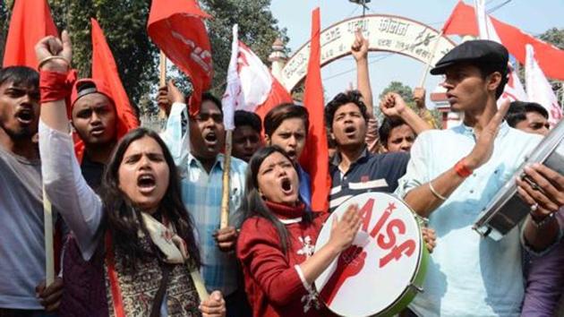 All students admitted in under graduate and post graduate courses including one year diploma course are eligible for voting while those in courses under distance education mode and certificates programmes would be excluded from the process (HT File Photo) All students admitted in under graduate and post graduate courses including one year diploma course are eligible for voting while those in courses under distance education mode and certificates programmes would be excluded from the process (HT File Photo)