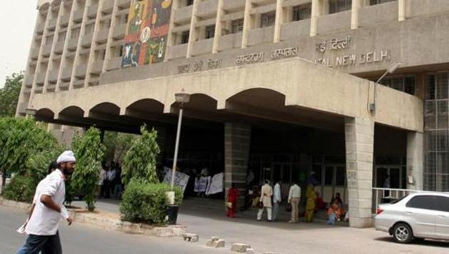 The woman sustained about 25% burn injuries to her legs and stomach and is undergoing treatment at Safdarjung hospital.(Sonu Mehta/HT Photo) The woman sustained about 25% burn injuries to her legs and stomach and is undergoing treatment at Safdarjung hospital.(Sonu Mehta/HT Photo)