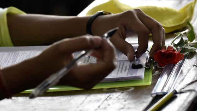 This year, the state education department revised the curriculum for Secondary School Certificate (SSC) exam. (Anshuman Poyrekar/ Hindustan Times file) This year, the state education department revised the curriculum for Secondary School Certificate (SSC) exam. (Anshuman Poyrekar/ Hindustan Times file)