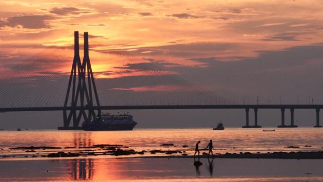 The Bandra-Worli sea link silhouetted during sunset at Mahim in Mumbai, Maharashtra. (Satyabrata Tripathy / HT Photo) The Bandra-Worli sea link silhouetted during sunset at Mahim in Mumbai, Maharashtra. (Satyabrata Tripathy / HT Photo)