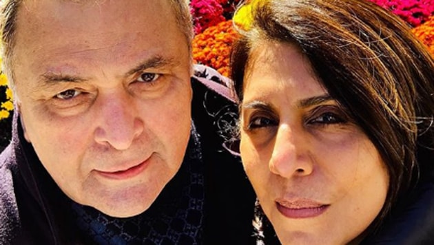 Rishi Kapoor poses with wife Neetu Singh at New York’s Central Park.