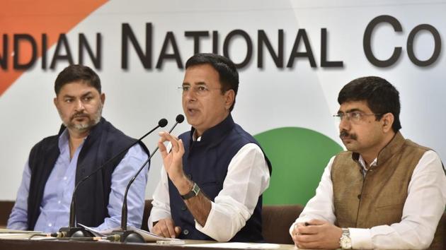 Congress spokesperson Randeep Singh Surjewala said on Saturday that former defence minister and current Goa chief minister Manohar Parrikar, knows a “whole lot of things” about the controversial Rafale fighter jet deal. (Sonu Mehta/HT PHOTO) Congress spokesperson Randeep Singh Surjewala said on Saturday that former defence minister and current Goa chief minister Manohar Parrikar, knows a “whole lot of things” about the controversial Rafale fighter jet deal. (Sonu Mehta/HT PHOTO)