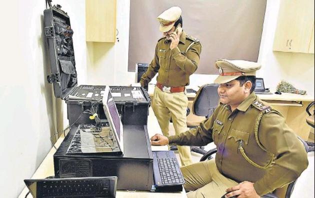 The Economic Offences Wing of the Gurugram Police has hired a coach to help the cops with English language.(HT File Photo) The Economic Offences Wing of the Gurugram Police has hired a coach to help the cops with English language.(HT File Photo)