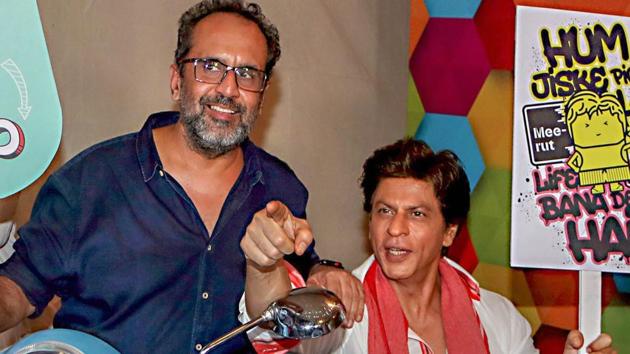 Bollywood director Anand L Rai and actor Shah Rukh Khan during trailer launch of their upcoming film Zero in Mumbai.(PTI)