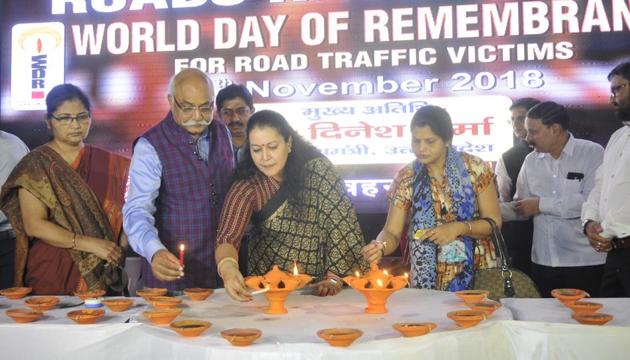 The transport department organised a candle vigil to mark World Day of Remembrance for Road Traffic Victims. (Deepak Gupta/ HT Photo) The transport department organised a candle vigil to mark World Day of Remembrance for Road Traffic Victims. (Deepak Gupta/ HT Photo)