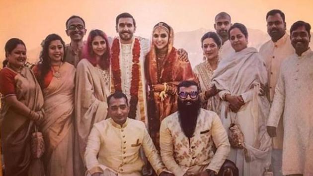 This picture shows Deepika and Ranveer with their hardworking teams. 
