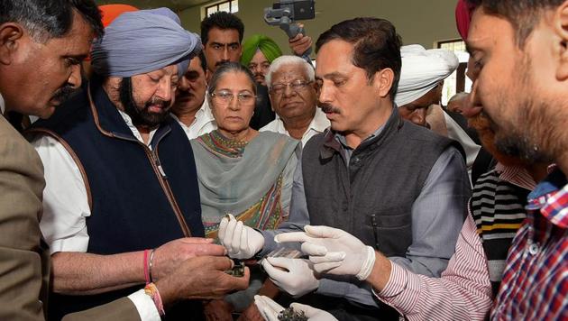 Punjab Chief Minister Capt Amarinder Singh visits the site of grenade blast at Nirankari Bhavan, in Adliwal village near Amritsar, Monday, Nov. 19, 2018.(PTI)