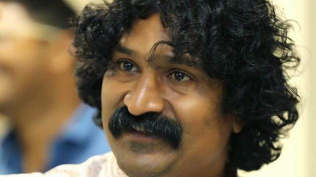 Praveen Tarde, director of Marathi film ‘Mulshi Pattern’, was allegedly assaulted by three men inside his office on Paud road on Sunday.(HT PHOTO)