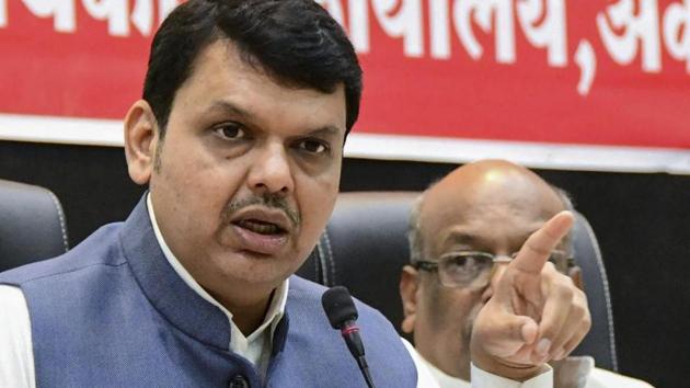 Maharashtra chief minister Devendra Fadnavis speaks during an administrative review meeting, in Akola on November 14.(PTI Photo) Maharashtra chief minister Devendra Fadnavis speaks during an administrative review meeting, in Akola on November 14.(PTI Photo)