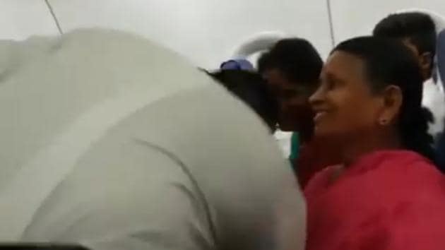The video has been shared on Facebook by pilot Pradeep Krishnan’s friend.(Facebook/Nagarjun Dwarakanath) The video has been shared on Facebook by pilot Pradeep Krishnan’s friend.(Facebook/Nagarjun Dwarakanath)