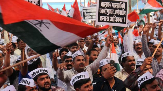 Drivers protest at Azad Maidan on Monday. (Bhushan Koyande/HT) Drivers protest at Azad Maidan on Monday. (Bhushan Koyande/HT)