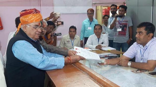BJP MP Col Sonaram Choudhary filing nomination from Barmer assembly seat on Monday.(HT Photo)