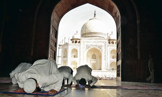 ‘Namaz’ being offered at the mosque on Taj premises(Raju Tomat/ HT photo)