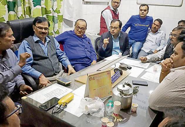 Doctors holding a meeting to decide future course of action(HT Photo)