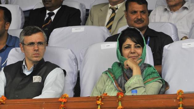 In an indication of a grand alliance shaping up in Jammu and Kashmir, senior Congress leader Ghulam Nabi Azad said that the Congress and regional parties Peoples Democratic Party and National Conference are in talks to explore the possibility of forming a government in the state, reports ANI. (Waseem Andrabi / HT Archive) In an indication of a grand alliance shaping up in Jammu and Kashmir, senior Congress leader Ghulam Nabi Azad said that the Congress and regional parties Peoples Democratic Party and National Conference are in talks to explore the possibility of forming a government in the state, reports ANI. (Waseem Andrabi / HT Archive)