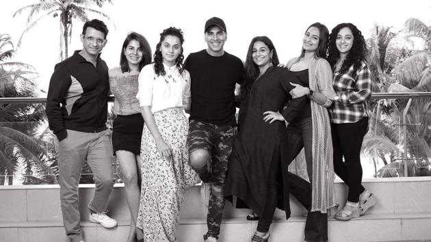 Mission Mangal stars Sharman Joshi, Kirti Kulhari, Taapsee Pannu, Akshay Kumar, Vidya Balan, Sonakshi Sinha and Nithya Menen.(Twitter)