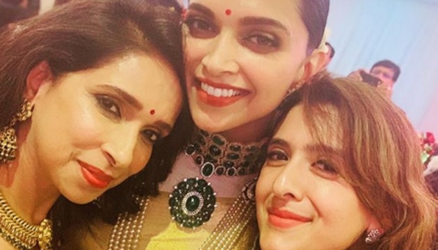 Deepika Padukone poses with mother Ujjala Padukone and nutritionist Pooja Makhija.