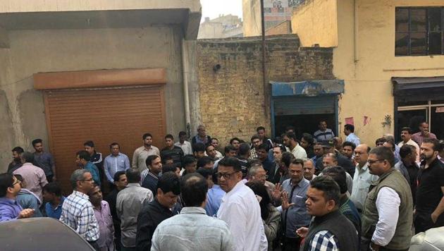 The units were being illegally operated out of a residential area in violation of the provision of the Delhi Master Plan 2021