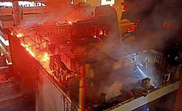 On December 29, a fire broke out in rooftop resto-bar Mojo’s Bistro and spread to the neighbouring 1Above at Kamala Mills in Lower Parel, killing 14 people and injuring 55 others.(Anshuman Poyrekar/HT Photo) On December 29, a fire broke out in rooftop resto-bar Mojo’s Bistro and spread to the neighbouring 1Above at Kamala Mills in Lower Parel, killing 14 people and injuring 55 others.(Anshuman Poyrekar/HT Photo)