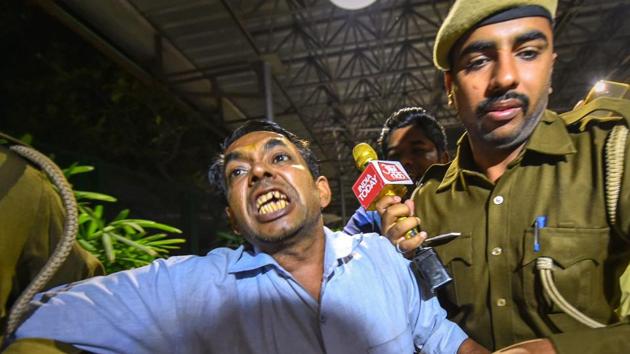 Police arrested Anil Kumar, who allegedly threw chilli powder at Delhi Chief Minister Arvind Kejriwal, at Delhi Secretariat in New Delhi, Tuesday, Nov. 20, 2018.(PTI)