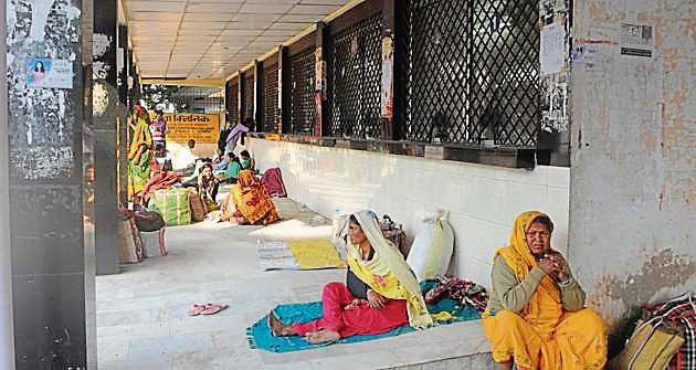 Low attendance of patients at OPD counter of Patna Medical College Hospital (PMCH) after doctors protest alleged recently manhandling of three government doctors in Bhojpur in Patna, India, on Thursday, November 22, 2018 (Parwaz Khan /HT PHOTO) Low attendance of patients at OPD counter of Patna Medical College Hospital (PMCH) after doctors protest alleged recently manhandling of three government doctors in Bhojpur in Patna, India, on Thursday, November 22, 2018 (Parwaz Khan /HT PHOTO)