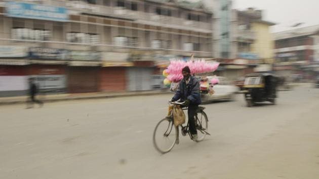 The Joint Resistance Leadership (JRL) headed by separatist leaders, Syed Ali Geelani, Mirwaiz Umar Farooq and Yasin Malik, called for a complete shutdown on Thursday to protest against the killing of Tehreek-e-Hurriyat leader Mir Hafizullah by gunmen in Anantnag. Due to the call, most shops and business establishments remained closed in Kashmir Valley. (Waseem Andrabi / HT Photo) The Joint Resistance Leadership (JRL) headed by separatist leaders, Syed Ali Geelani, Mirwaiz Umar Farooq and Yasin Malik, called for a complete shutdown on Thursday to protest against the killing of Tehreek-e-Hurriyat leader Mir Hafizullah by gunmen in Anantnag. Due to the call, most shops and business establishments remained closed in Kashmir Valley. (Waseem Andrabi / HT Photo)