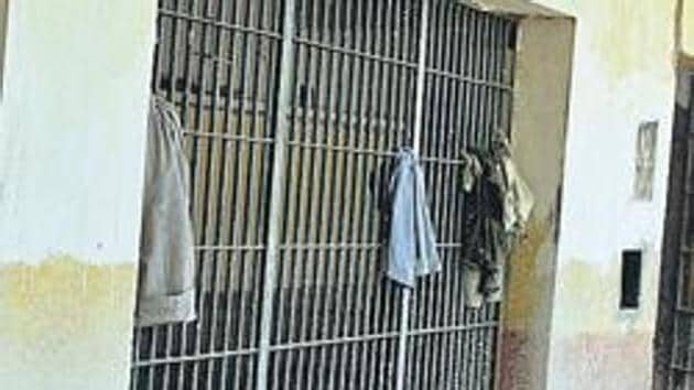 The court also flagged the issue raised in recent media reports about use of mobile phones inside jails in several states, including Bihar.(HT Photo)