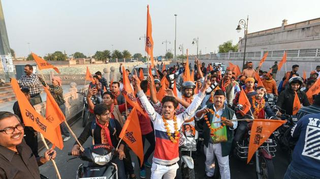 Volunteers of Vishwa Hindu Parishad stage a motor bike railly to make a call for their November 25 Vishal Dharm Sabha at Ayodhya, in Lucknow(PTI) Volunteers of Vishwa Hindu Parishad stage a motor bike railly to make a call for their November 25 Vishal Dharm Sabha at Ayodhya, in Lucknow(PTI)