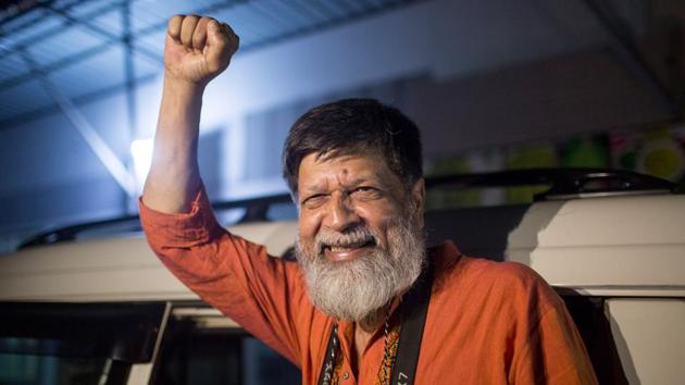 Bangladeshi photographer and activist Shahidul Alam reacts following his release from Dhaka Central Jail, Keraniganj, near Dhaka, after he was granted bail by the High Court a few days prior. (Suman Paul / AFP) Bangladeshi photographer and activist Shahidul Alam reacts following his release from Dhaka Central Jail, Keraniganj, near Dhaka, after he was granted bail by the High Court a few days prior. (Suman Paul / AFP)