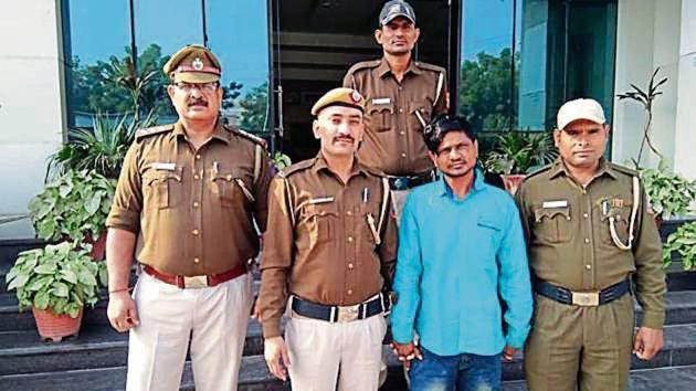 Truck driver, 32-year-old Akhilesh Pal, was arrested from Dwarka Mor late Thursday night(HT Photo) Truck driver, 32-year-old Akhilesh Pal, was arrested from Dwarka Mor late Thursday night(HT Photo)
