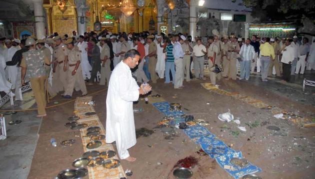 Khwaja Mohinuddin Chisti's dargah at Ajmer just after the blast in 2007.(HT Photo)