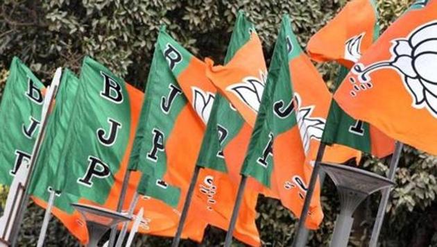 BJP flags at party headquarters in New Delhi.(Mohd Zakir/HT PHOTO) BJP flags at party headquarters in New Delhi.(Mohd Zakir/HT PHOTO)
