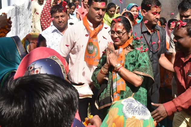 Chief minister Shivraj Singh Chouhan’s wife Sadhna Singh canvasses for her husband chief minister Shivraj Singh Chouhan in Budhni assembly constituency (HT photo by Mujeeb Faruqui)(HT Photo) Chief minister Shivraj Singh Chouhan’s wife Sadhna Singh canvasses for her husband chief minister Shivraj Singh Chouhan in Budhni assembly constituency (HT photo by Mujeeb Faruqui)(HT Photo)