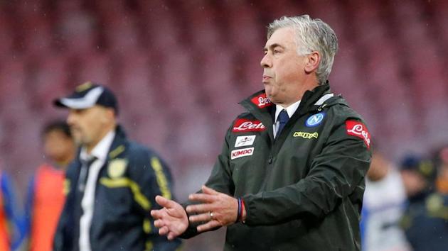 Napoli coach Carlo Ancelotti reacts during the match against Chievo.(REUTERS)