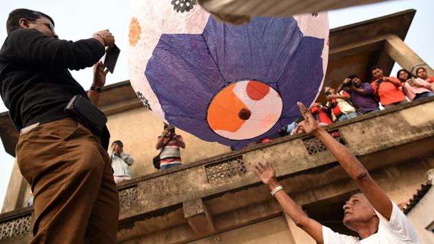 In principle, the fanush is a hot air balloon. Place inside these ornate pieces is always a ball of cotton rag called the luti. Fixed to the base, it heats up the air once lit, taking the fanush soaring. (Arijit Sen / HT Photo) In principle, the fanush is a hot air balloon. Place inside these ornate pieces is always a ball of cotton rag called the luti. Fixed to the base, it heats up the air once lit, taking the fanush soaring. (Arijit Sen / HT Photo)