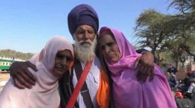 Three siblings, two Muslim sisters and their Sikh brother from a village near Dera Baba Nanak, had an emotional reunion at Gurdwara Janam Asthan, Nankana Sahib, on Sunday.(HT photo)