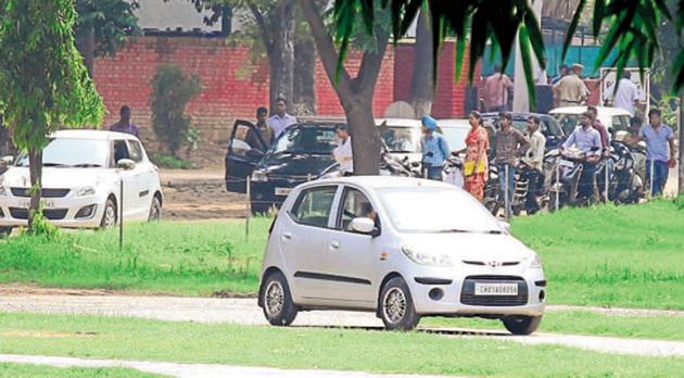 Pakistani traffic authorities have for the first time in the country’s history, issued a driving licence to a transgender woman. (HT File Photo)