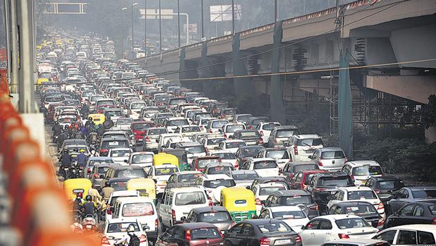 The maximum complaints that CPCB received on the “Sameer app were for construction and demolition activities, followed by burning of waste, road dust, traffic congestion and industrial emission. (Mohd Zakir/HT File) The maximum complaints that CPCB received on the “Sameer app were for construction and demolition activities, followed by burning of waste, road dust, traffic congestion and industrial emission. (Mohd Zakir/HT File)