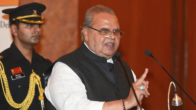 Jammu and Kashmir governor Satya Pal Malik addresses a gathering in New Delhi.(PTI) Jammu and Kashmir governor Satya Pal Malik addresses a gathering in New Delhi.(PTI)