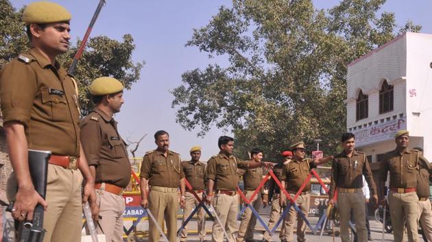 UP Police stand guard.(HT File Photo)