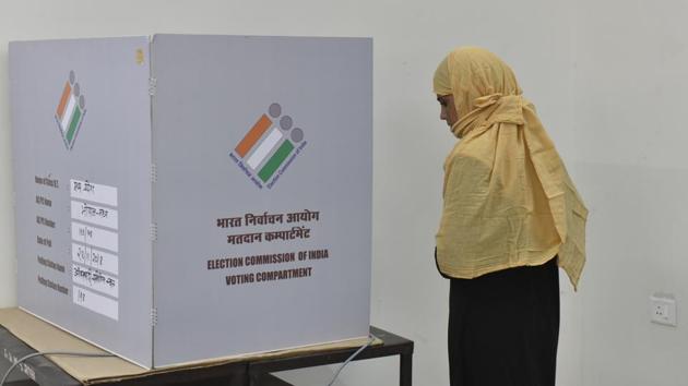 Madhya Pradesh is voting today to elect a 230-member assembly. The state has witnessed a high decibel campaign for the poll, which remains a direct battle between BJP and Congress. The BJP has fielded candidates for all 230 seats while the Congress is contesting 229, leaving Jatara in Tikamgarh district, for the Sharad Yadav-led Loktantrik Janata Dal. (Mujeeb Faruqui / HT Photo) Madhya Pradesh is voting today to elect a 230-member assembly. The state has witnessed a high decibel campaign for the poll, which remains a direct battle between BJP and Congress. The BJP has fielded candidates for all 230 seats while the Congress is contesting 229, leaving Jatara in Tikamgarh district, for the Sharad Yadav-led Loktantrik Janata Dal. (Mujeeb Faruqui / HT Photo)