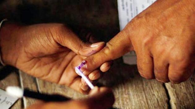 Uttar Pradesh Congress media coordinator Rajiv Buxi said the staff associated with the exercise of revision of electoral rolls was being pressured for political gains.(Representative image)