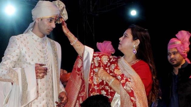 Lalu Prasad Yadav’s older son Tej Pratap Yadav who had hugely upset his family over his decision to divorce his wife of six months, has withdrawn the divorce petition. Yadav had been under pressure from his family and had left home shortly after filing the petition. But before he disappeared for days, he made it clear that there was “no point living a life of misery.” (Parwaz Khan / HT Archive) Lalu Prasad Yadav’s older son Tej Pratap Yadav who had hugely upset his family over his decision to divorce his wife of six months, has withdrawn the divorce petition. Yadav had been under pressure from his family and had left home shortly after filing the petition. But before he disappeared for days, he made it clear that there was “no point living a life of misery.” (Parwaz Khan / HT Archive)