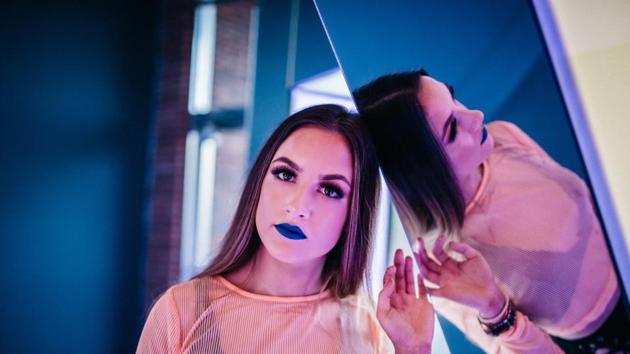 Go bold with a quirky look while sporting blue on your lips! (unsplash) Go bold with a quirky look while sporting blue on your lips! (unsplash)