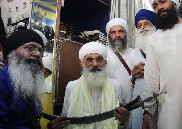 Offensive Weapons Bill would maintain status quo in continuing to legally safeguard the sale, possession and use of large kirpans(HT File Photo)
