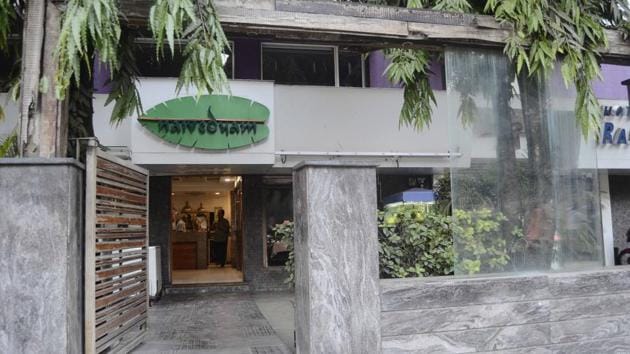 Hotel Naivedyam near Mitra Mandal chowk in Pune, is one among the 24 eateries whoes license was suspended. (Ravindra Joshi/HT PHOTO) Hotel Naivedyam near Mitra Mandal chowk in Pune, is one among the 24 eateries whoes license was suspended. (Ravindra Joshi/HT PHOTO)