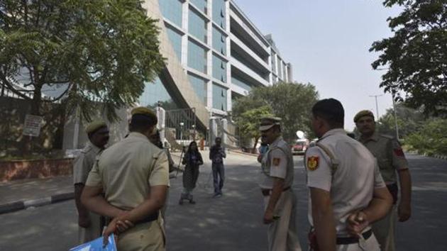 Police personnel keep vigil outside CBI headquarters. Image for representation(Sanjeev Verma/HT FILE PHOTO) Police personnel keep vigil outside CBI headquarters. Image for representation(Sanjeev Verma/HT FILE PHOTO)