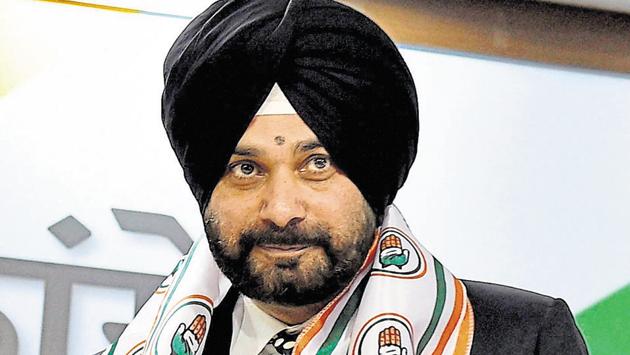 Four Punjab ministers want Navjot Singh Sidhu to step down.(HT File Photo) Four Punjab ministers want Navjot Singh Sidhu to step down.(HT File Photo)